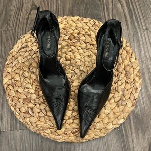 Women’s PRAGUE leather heels size 6